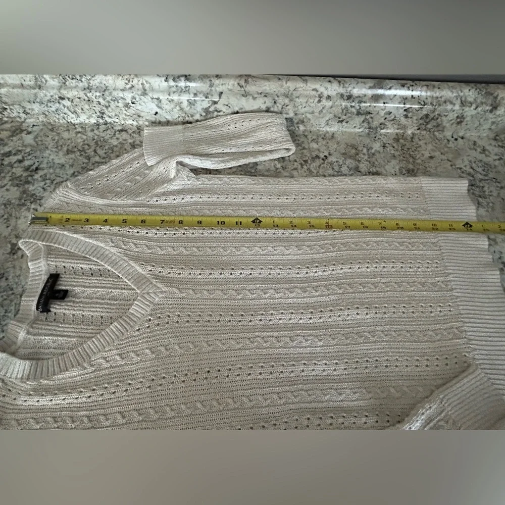 Banana Republic V-neck Cable knit Ivory Cream Sweater w Metallic Accents Size S